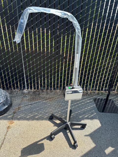 Welch Allyn 48200 Mobile Exam Light Rolling Stand Medical Task Light
