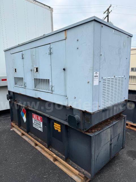 Olympian 40 kW Diesel Generator β Caterpillar 3054 Engine β 120/240V β 812.9 Hours