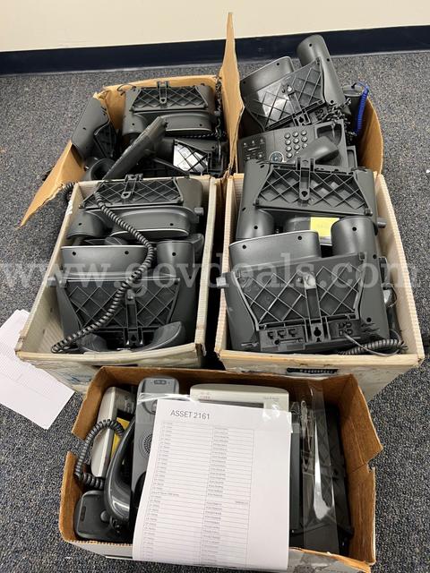 35 Cisco Desk Phone and 1 Sound Station