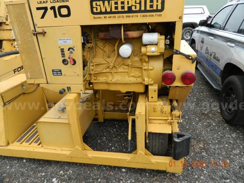SWEEPSTER 710 LEAF LOADER
