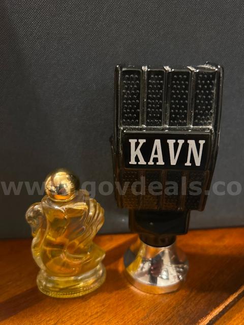 (2) Vintage Avon Bottles Circa 70’s. Read⬇️