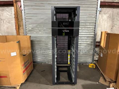 1 Dell EMC2 VNX T-RACK1 Rolling Server Rack Enclosure