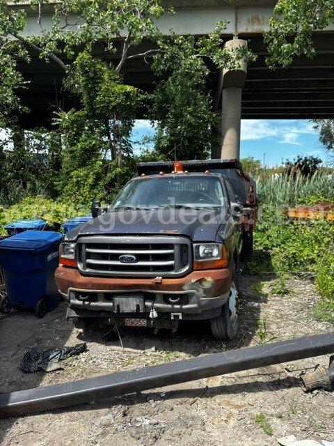 2003 Ford F-450 Super Duty Regular Cab 4WD DRW