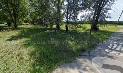 READY-TO-BUILD 0.53-ACRE LOT | PUBLIC WATER & SEWER | UTILITIES AVAILABLE | MONMOUTH, IL