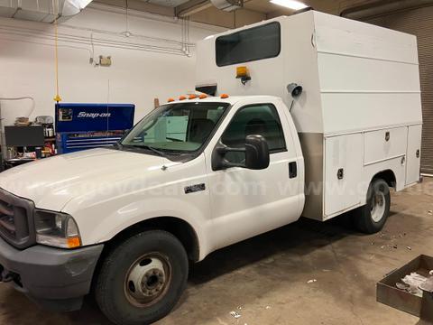 2004 Ford F-350 SD XL 2WD DRW Truck - 5.4L V8 SOHC 16V
