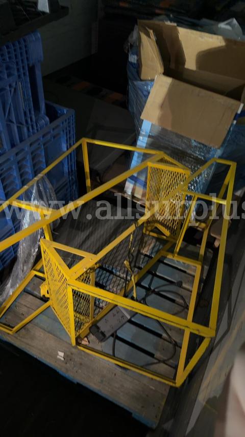 1 Lot Forklift safety work platform cage attachment