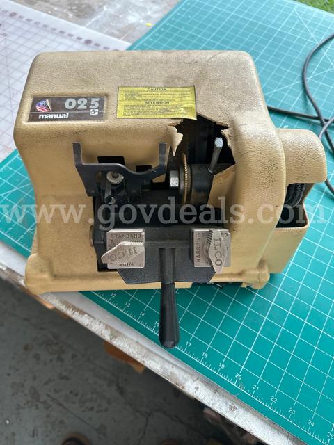 Ilco 025 Manual Key Cutter