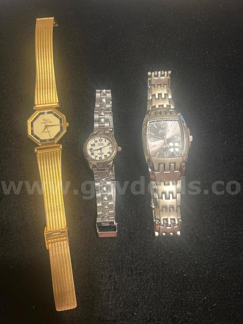 3 Vintage Watch(s) Oscar de la Renta, Arnex. Not Tested.