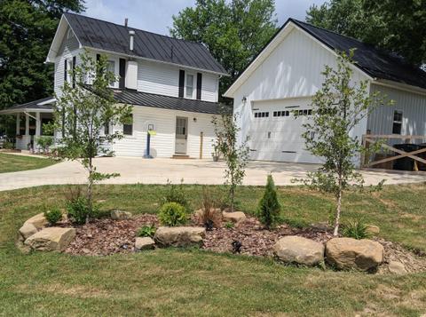 200 Mansfield Avenue / Residential Building