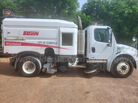 2015 Freightliner M2 106