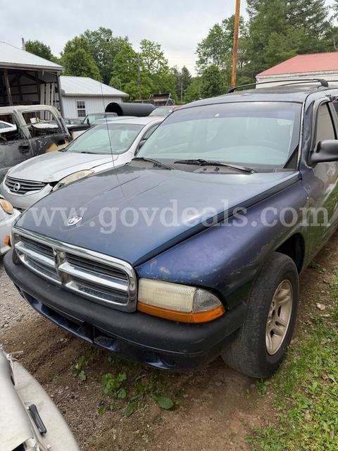 2001 DODGE DURANGO BLUE SOLD AS IS RUNS AND DRIVES AT TIME OF IMPOUND