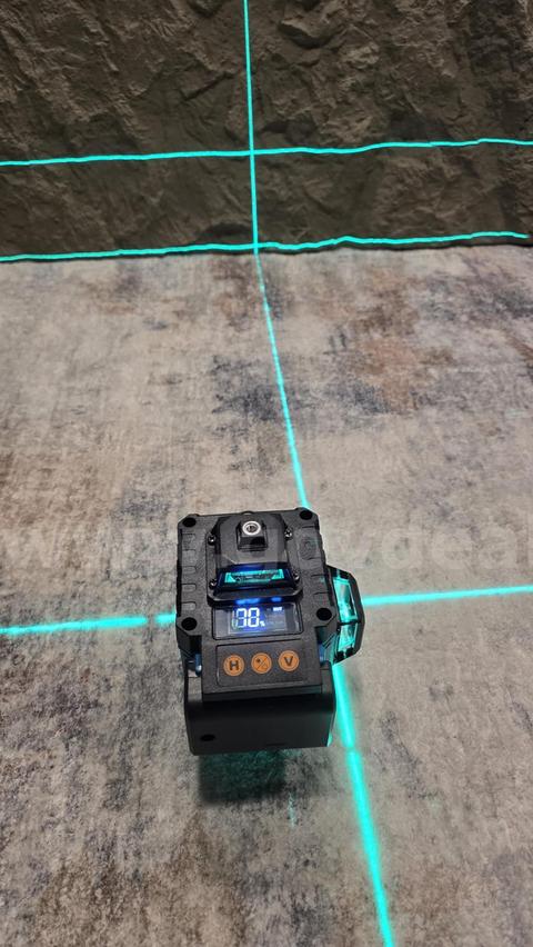 FREE SHIPPING - 16 Line 360° Green Laser Level Self Leveling w/ Batteries & Remote