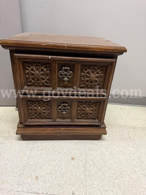 2 Drawer End Table