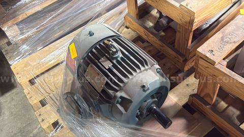 5 HP 1160 RPM 215T Frame 3-Phase TEFC Electric MotorsReliance Duty Master & WEG XPBL, 230/460V