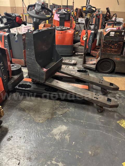 Lot of 2 Toyota Electric Pallet Jacks - non-working