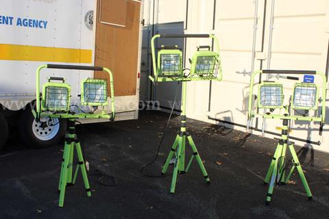 LOT OF TELESCOPING HALOGEN TRIPOD LIGHTS