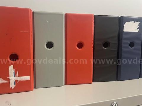 Lot of 30 Binders