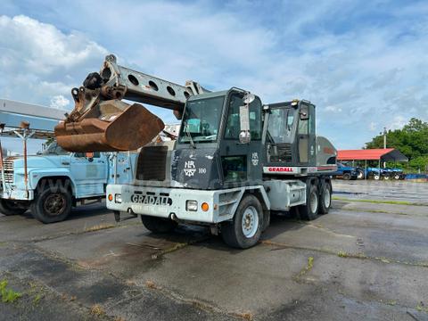 gradall xl 4100 11   wheeled excavator  street 100