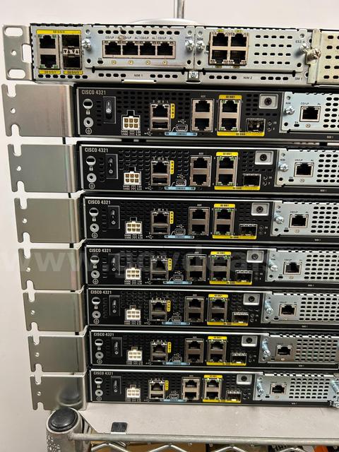 Cisco Routers 7x ISR4321, 1x ISR4331