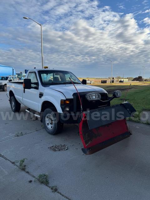 2009 Ford F-250 SD w/ BOSS Snowplow