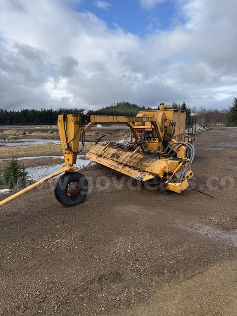 1998 MB Runway Tow Broom