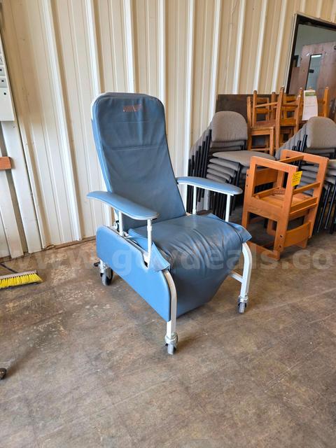 Lumex Drop Arm, Geriatric Care Medical Chair Recliner