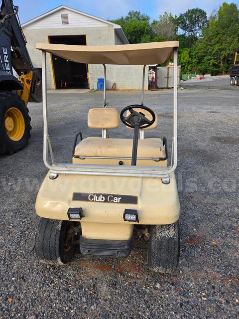 CLUB CAR GOLF CART