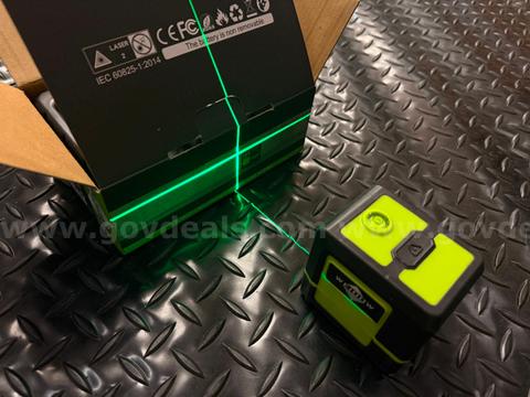 FREE SHIPPING - New Green Cross Line Laser Level w/ Rechargeable Battery