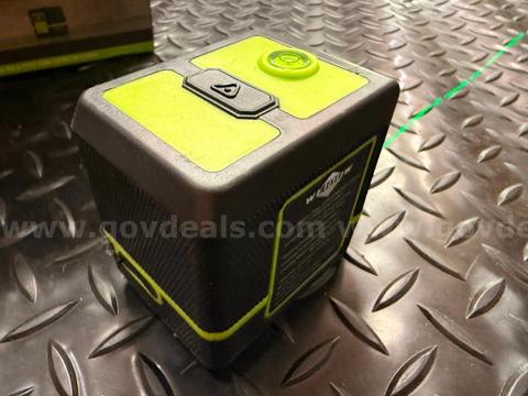 FREE SHIPPING - New Green Cross Line Laser Level w/ Rechargeable Battery