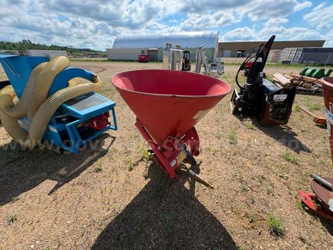 Cosmo P500 3-Point Hitch Centrifugal Fertilizer Spreader