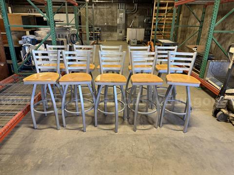 Lot of 10 metal frame chairs