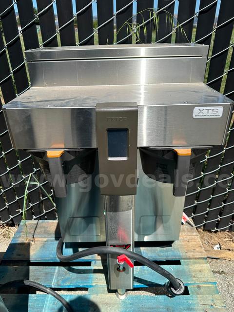 FETCO CBS-2152-XTS Commercial Twin Coffee Brewer 208-240V