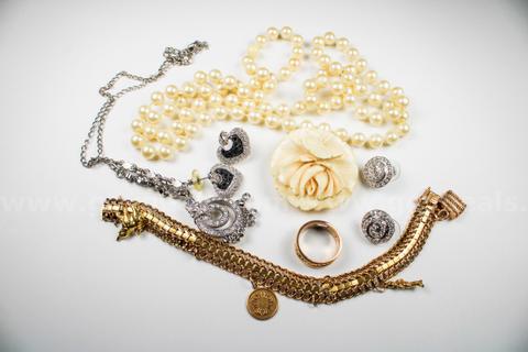 18kt Gold & Costume Jewelry Lot