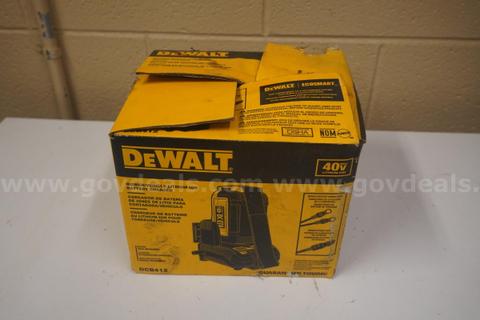 Dewalt 40v Mower/Vehicle Charger (No Battery)