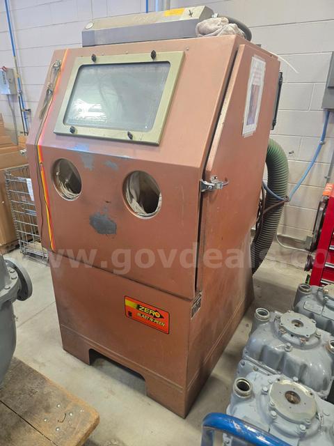 Zero Mfg. BNP 65-1 600 R/D.F Blast Cabinet w/AAF Optiflo Dust Collector