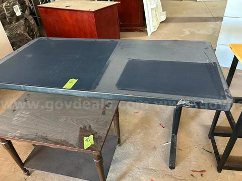 3 tables   lot 26