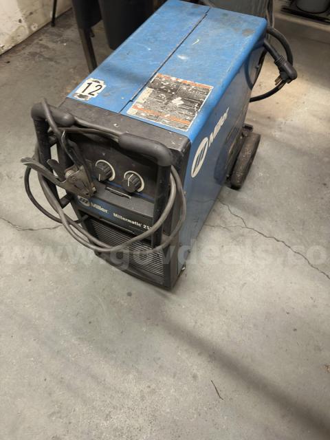 Miller Millermatic 252 MIG welder