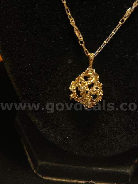 Beautiful, 22”, 24k Gold, Station Chain Necklace W/Gold Nugget pendant Read⬇️