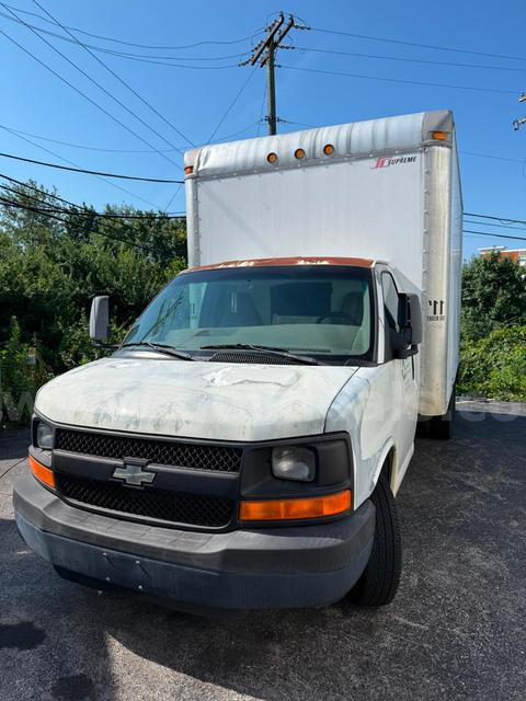 2005 Chevrolet Express G3500 12' Box Truck with 6.0L V8