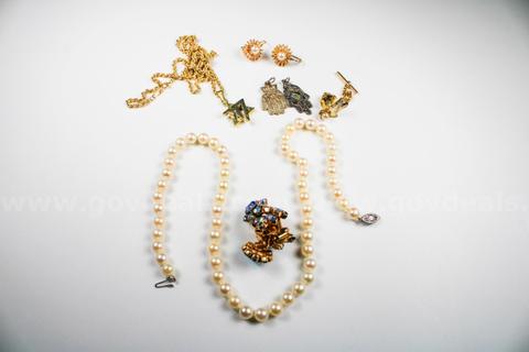 Gold, Pearl & Costume Jewelry Lot