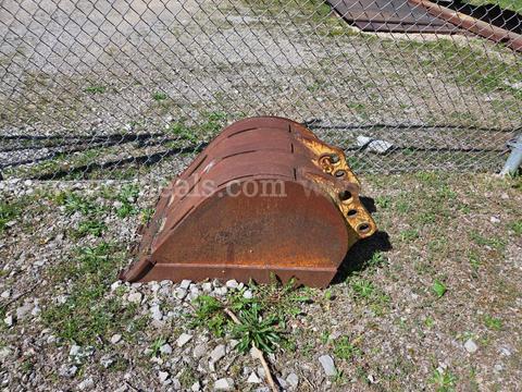 24" STANDARD PIN ON BUCKET TO FIT JD 310D BACKHOE