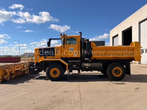 2012 Oshkosh Plow truck