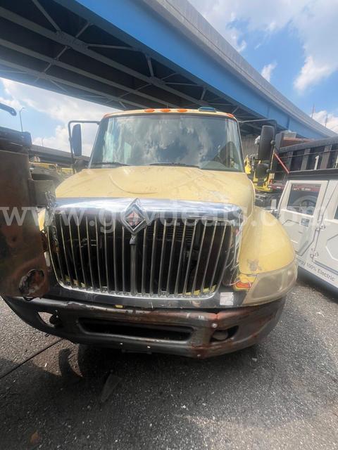2005 International 4200 LP