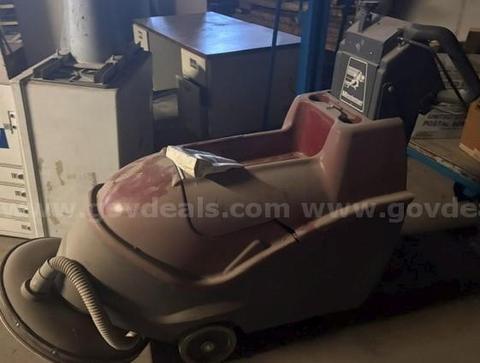 Minuteman X17 Self-Contained Carpet Extractor,