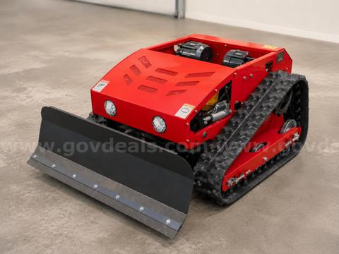 FREE SHIPPING - NEW Remote-Controlled Tracked All-Terrain Lawn Mower with Electric Start