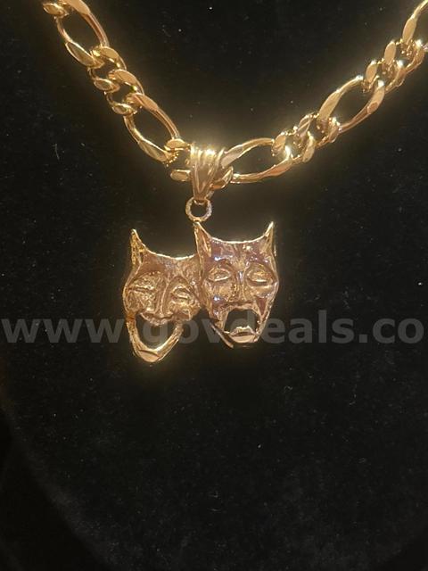24k Gold, 22” Fígaro Necklace W/Theater Charm. Read ⬇️
