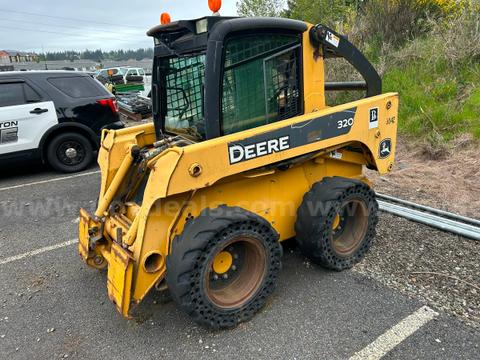 2006 John Deer 320 Skid Steer Loader