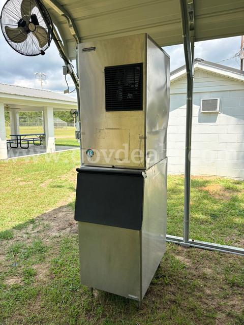 Hoshizaki Ice Machine