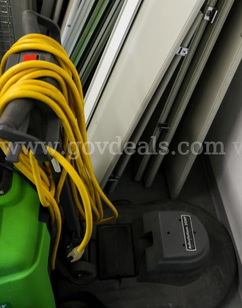 Battery Powered Floor Burnisher