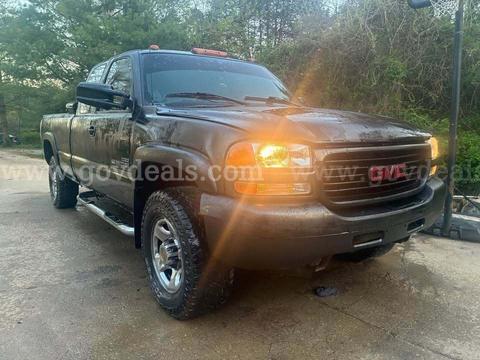 2002 GMC Sierra 2500HD SL Ext. Cab Long Bed 4WD Duramax